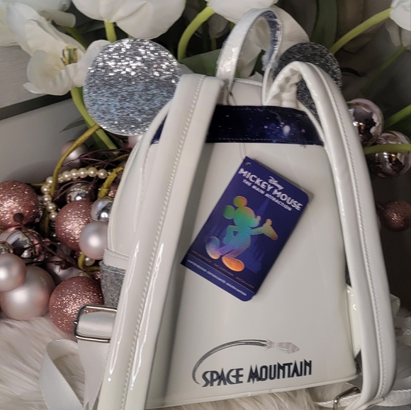 Loungefly Disney Mickey Mouse The Main Attraction Backpack!!!Brand new - Picture 5 of 12